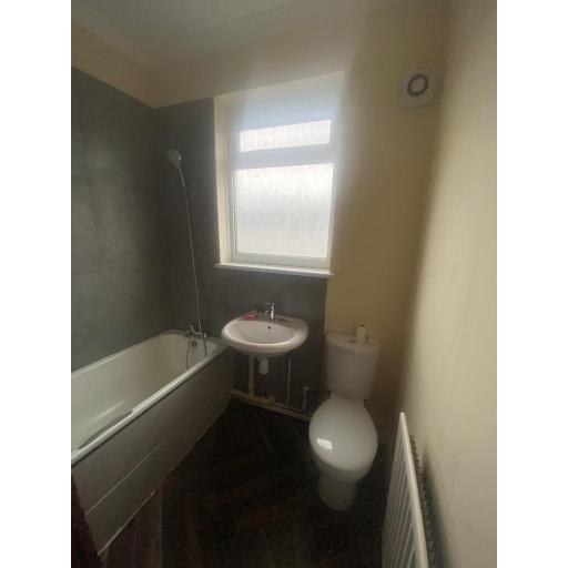 22 lightfoot terrace Bathroom complete.jpg