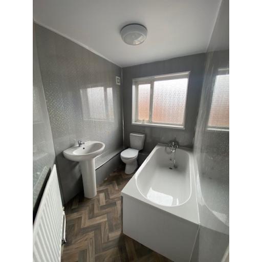 2 West Street, Seaham - Bathroom.jpg