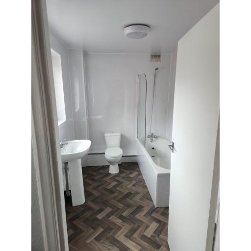 20 West Street bathroom complete.jpg