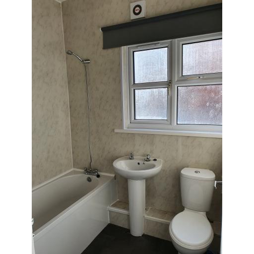 High yielding tenanted property in County Durham bathroom Ashton ST Easington.jpg