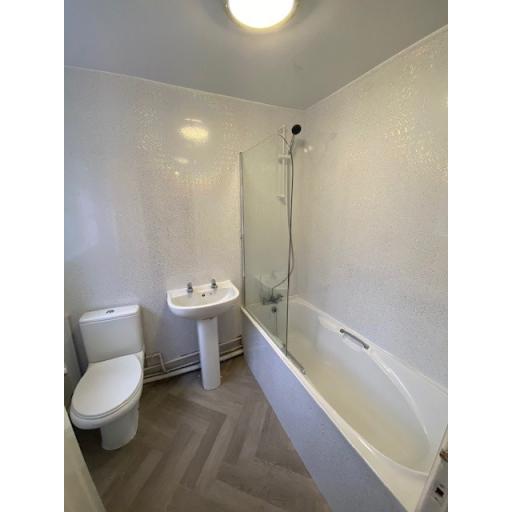 High yielding investment property in County Durham – Refurbished bathroom.jpg