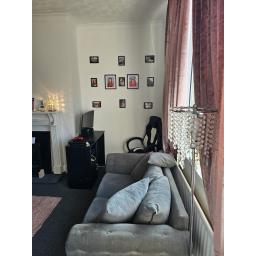 4 Ford Terrace - Living Room 1.jpg