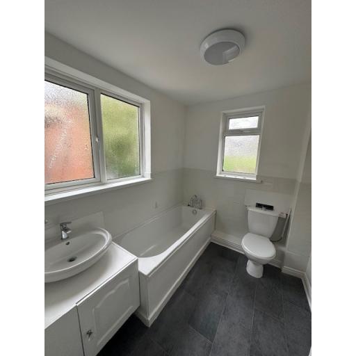 3 Walker Terrace - Bathroom.jpg