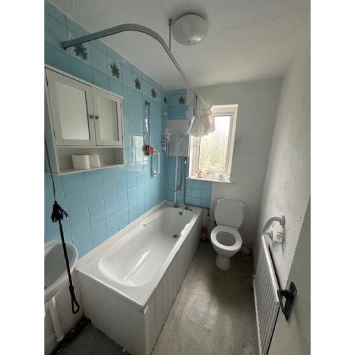 9 Watt Street - Bathroom.jpg