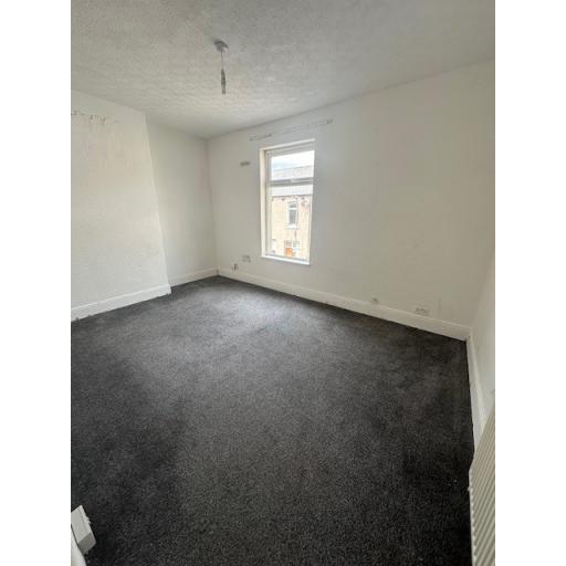 Bedroom 1.jpg