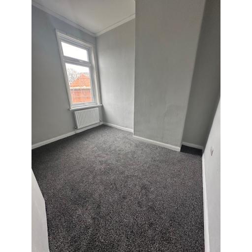 9 Linden Terrace bedroom.jpg