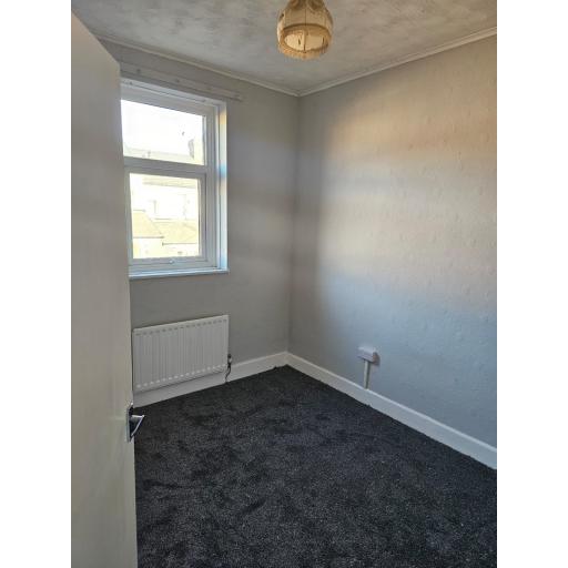 Bedroom 1.jpg