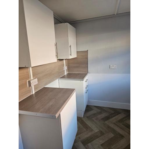 Kitchen 2.jpg