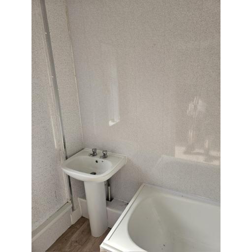 26 James Street - Bathroom 1.jpg