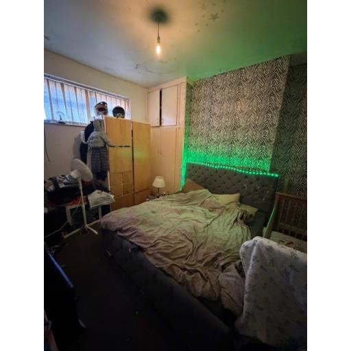 10a commercial Street Bedroom 1.jpg