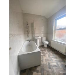 Managed High yielding property for Sale – Refurbished bathroom (3).jpg