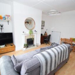 45 Davy Street - Living Room 2.jpg