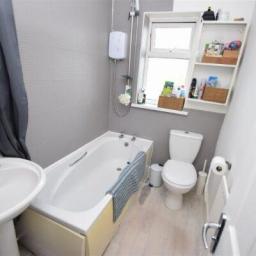 45 Davy Street - Bathroom.jpg