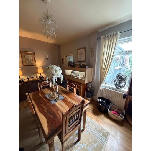 5 High Street F.hill dining room.jpg