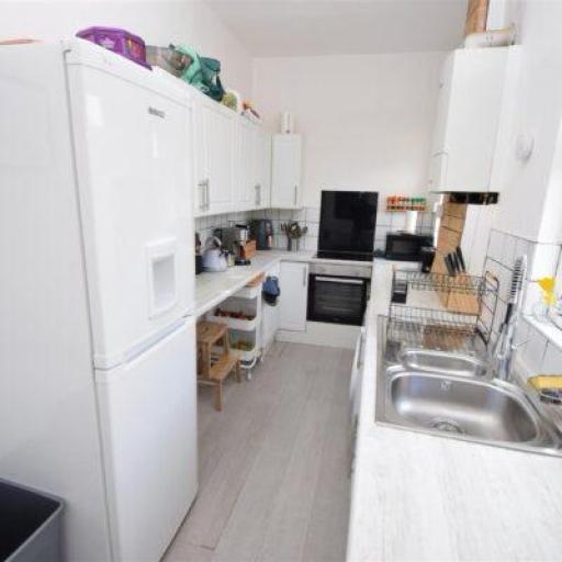 45 Davy Street - Kitchen.jpg