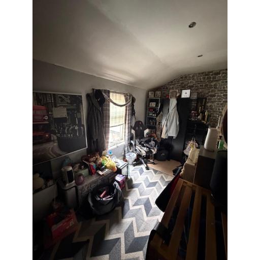 5 High Street F.hill bedroom.jpg