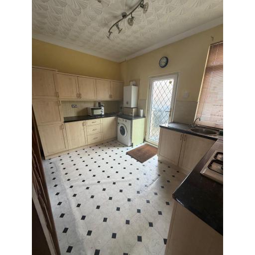 8 South View Kitchen.jpg