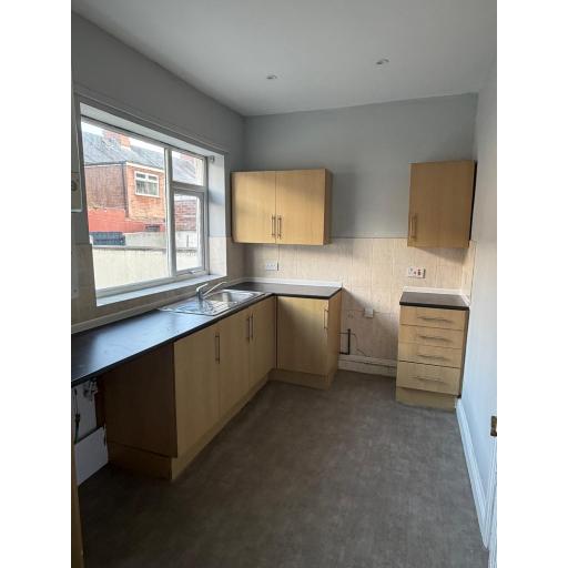 27 Dale St - Kitchen.jpg
